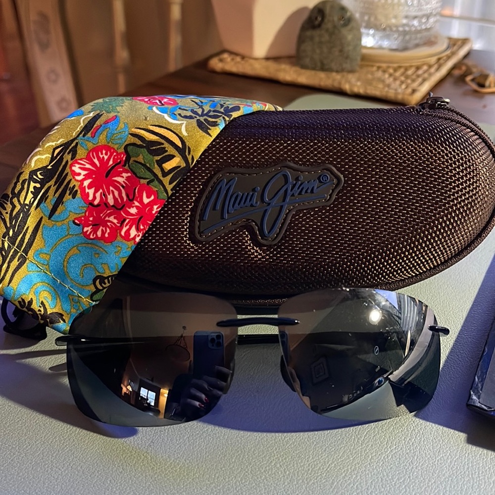 Maui Jim sunglasses with case